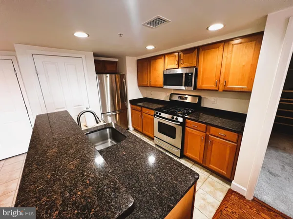 $3,300 | 1220 North Fillmore Street, Unit 710, Arlington, VA 22201