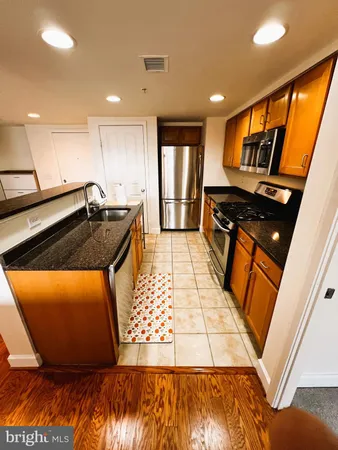 $3,300 | 1220 North Fillmore Street, Unit 710, Arlington, VA 22201