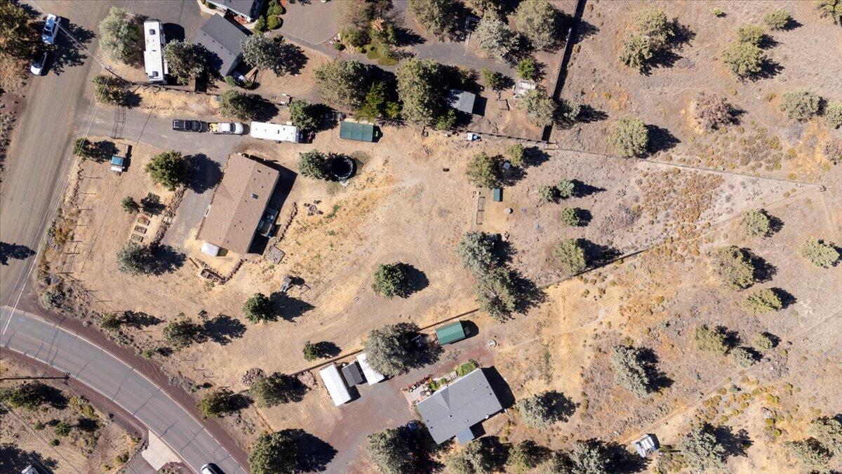 13770 Southwest Cinder Cone Loop Terrebonne, OR 97760 - Photo 3 of 41
