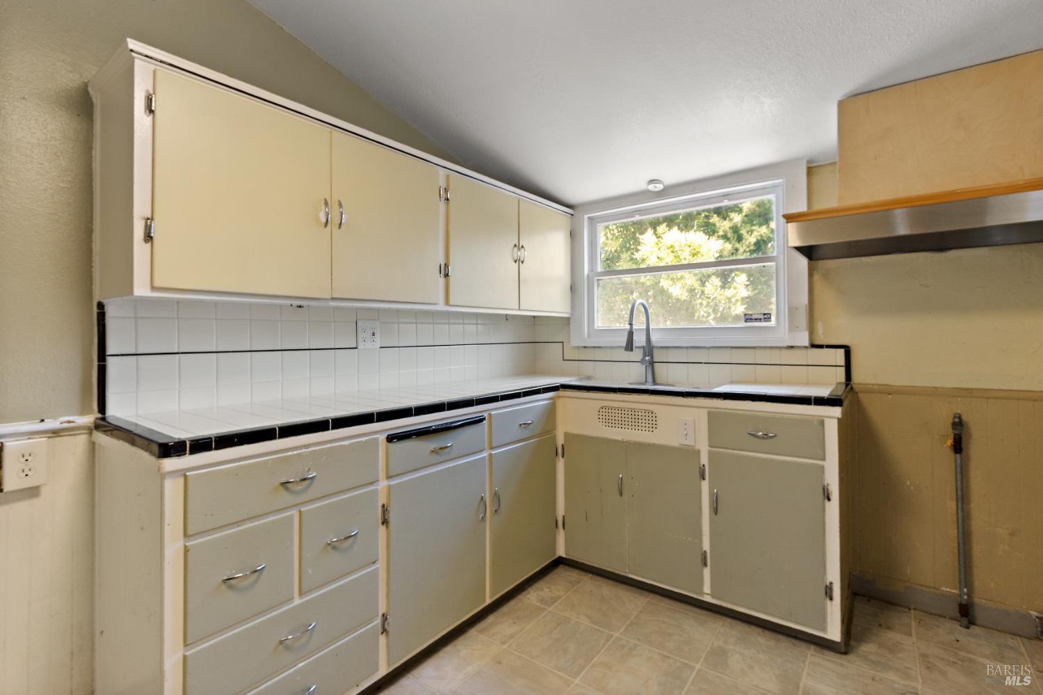 1322 Sutter Street Vallejo, CA 94590 - Photo 12 of 23