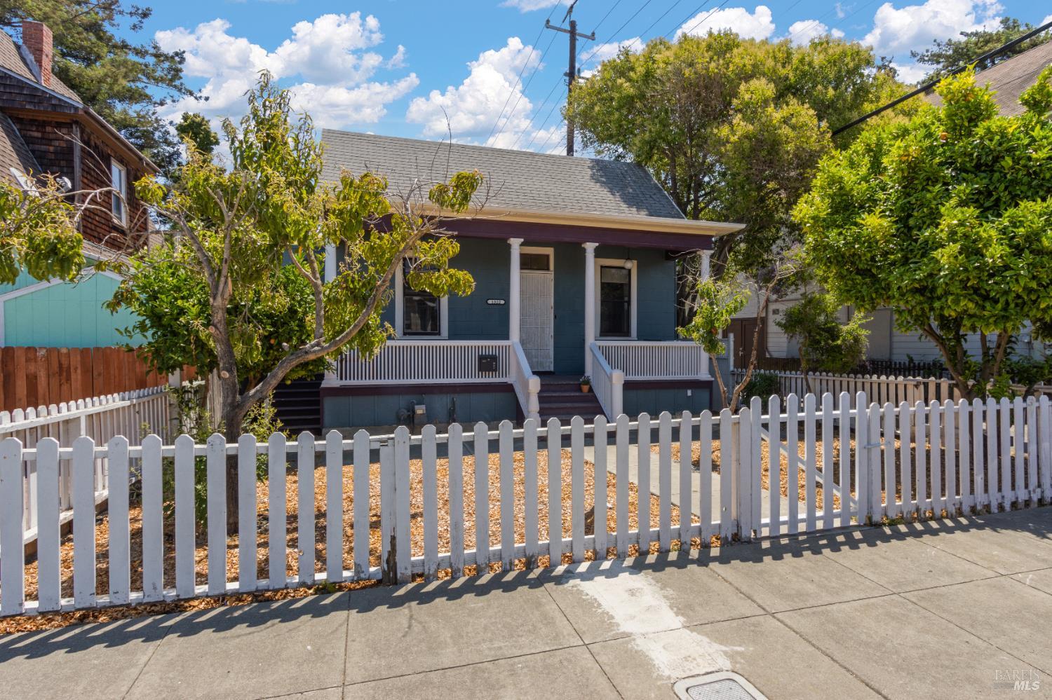 1322 Sutter Street Vallejo, CA 94590 - Photo 3 of 23