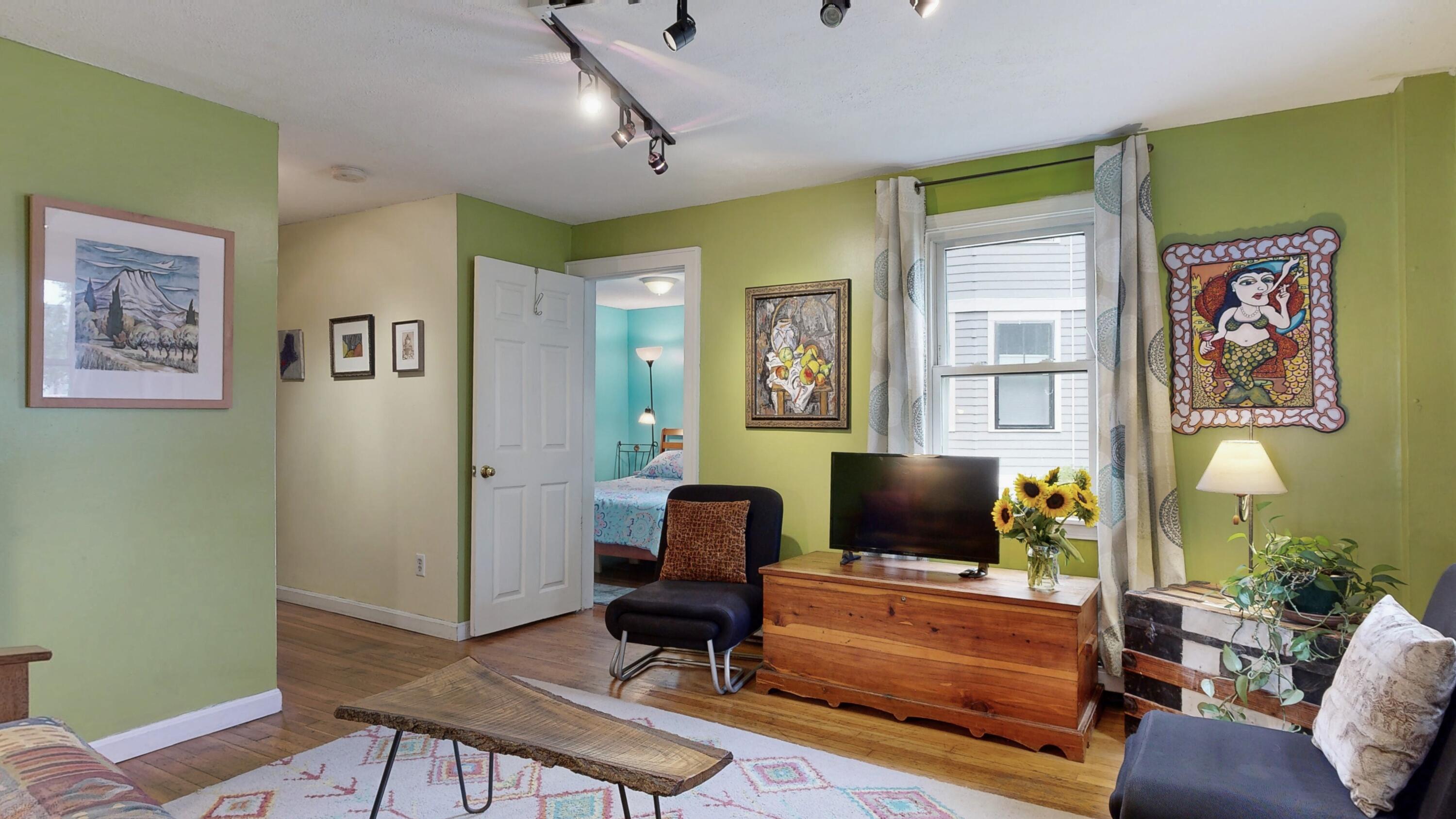 81-83 Congress Street Portland, ME 04101 - Photo 20 of 38 19-83 living