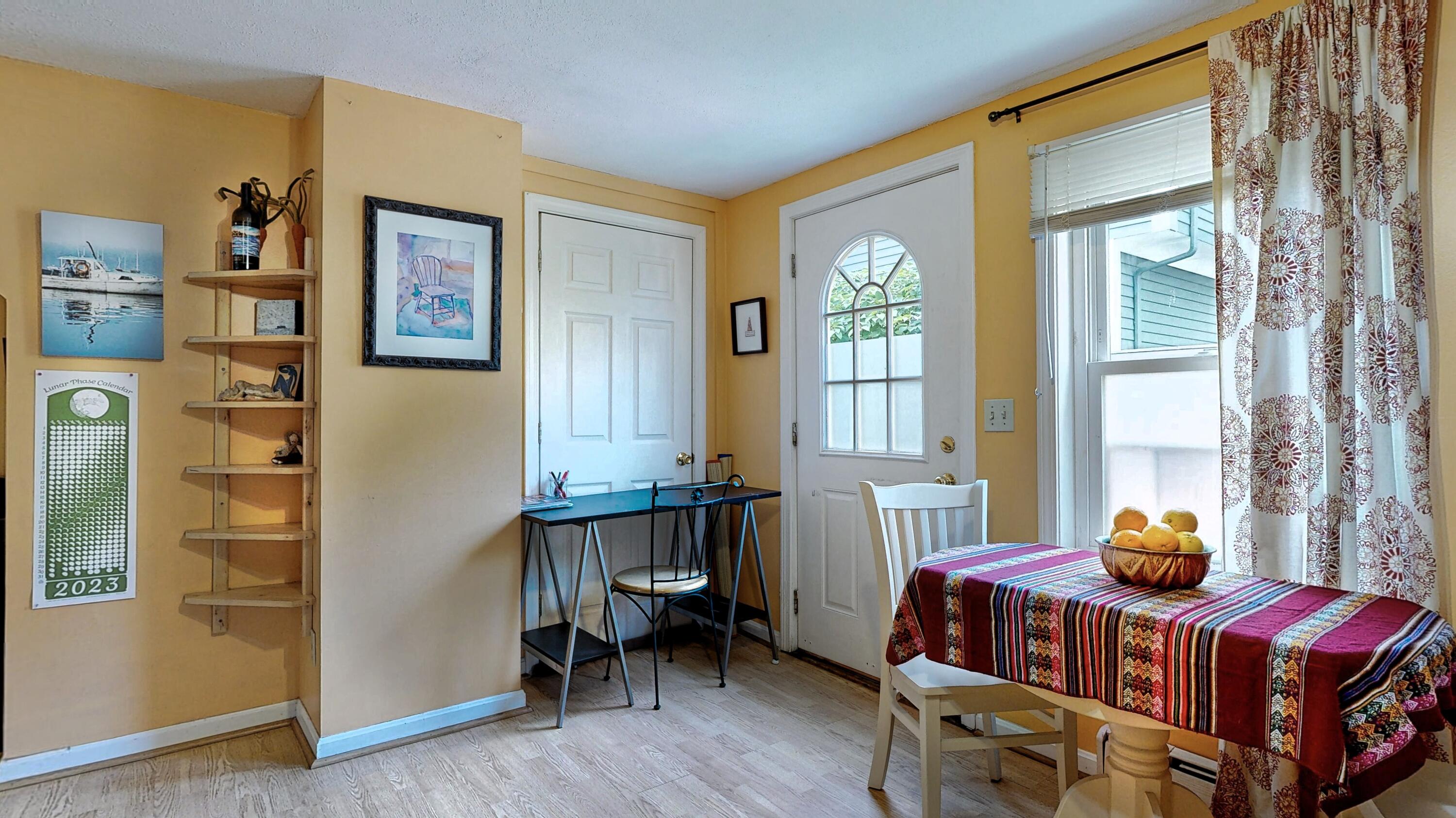 81-83 Congress Street Portland, ME 04101 - Photo 22 of 38 21-83 eating area