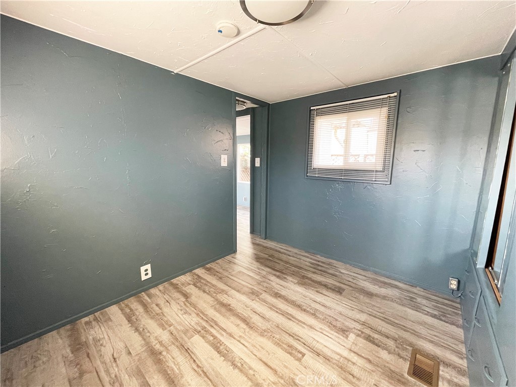 190 Main Street, Unit 25 Morro Bay, CA 93442 - Photo 23 of 39 Bedroom facing the door