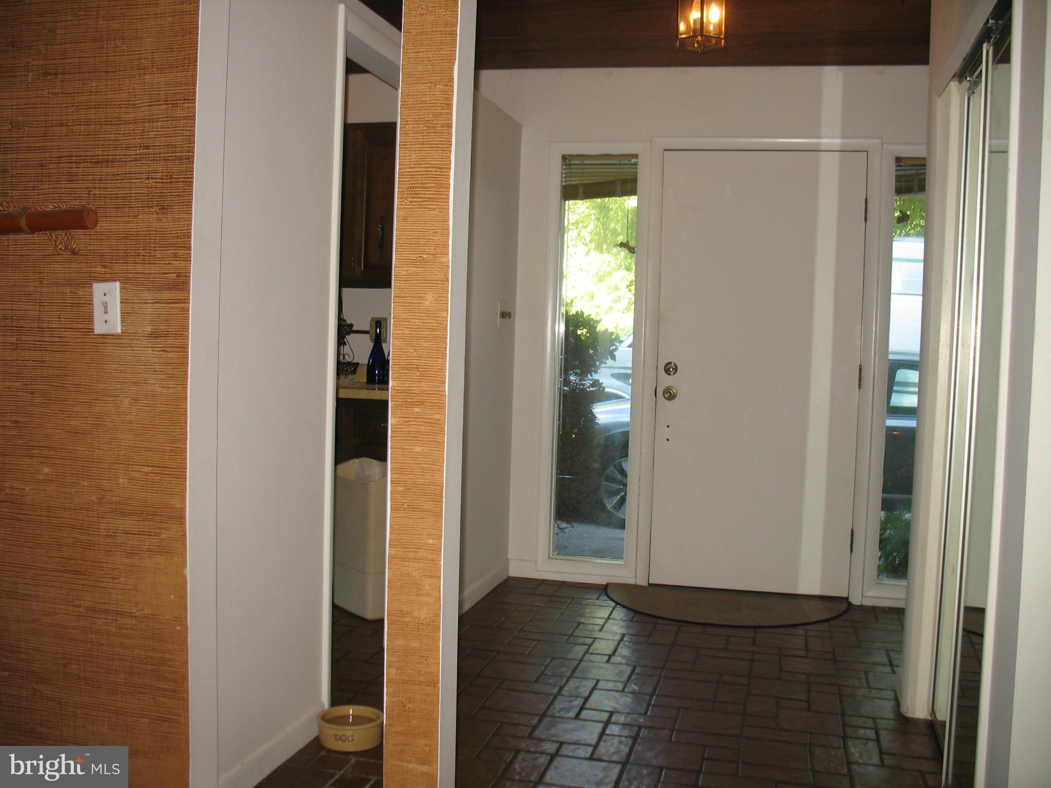 6429 Lochridge Road Columbia, MD 21044 - Photo 5 of 29 Interior (General)