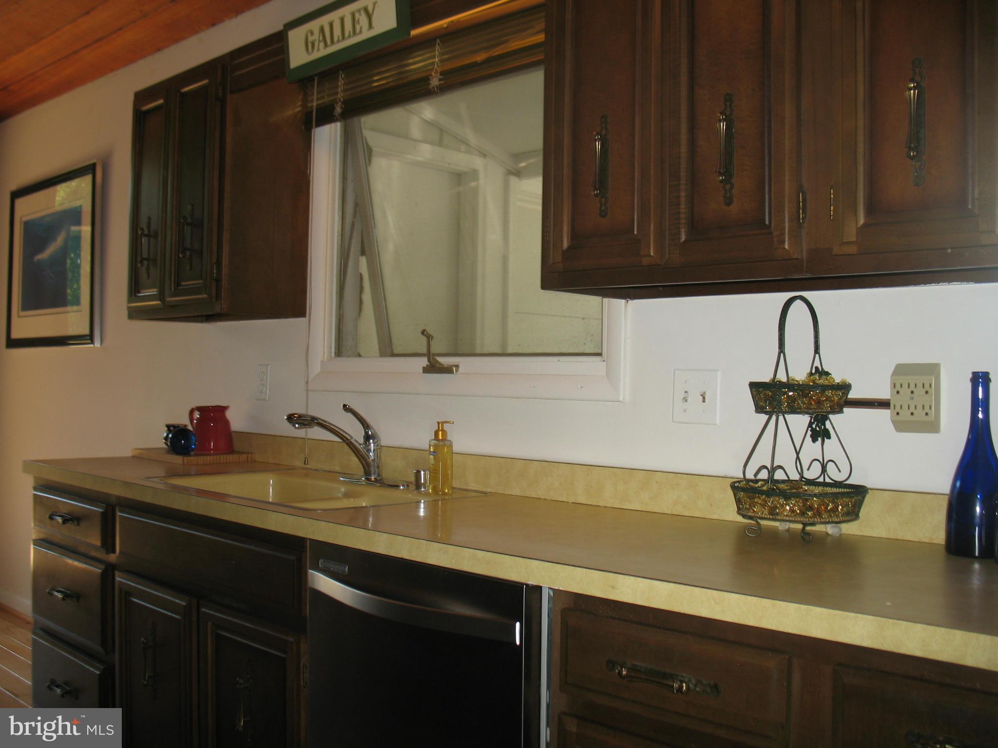 6429 Lochridge Road Columbia, MD 21044 - Photo 8 of 29 Kitchen