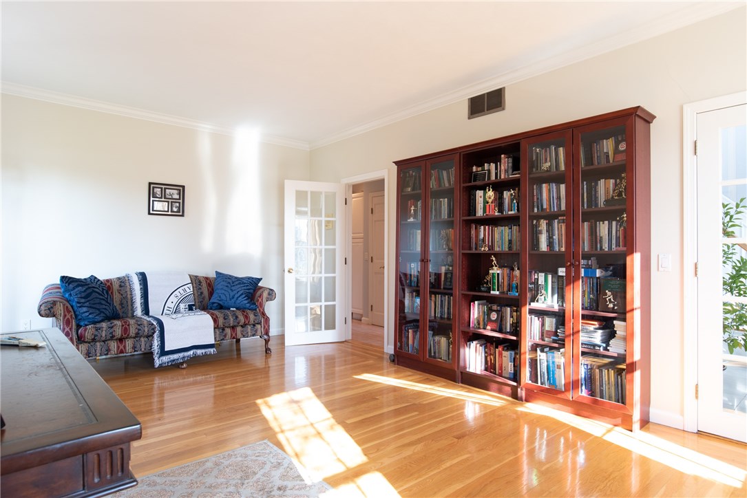 34 Phenix Ridge Drive Cranston, RI 02921 - Photo 12 of 26 Gallery Image 12