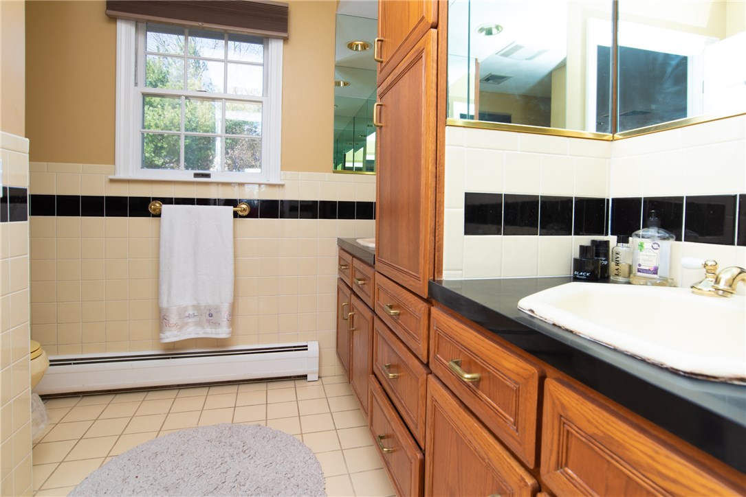 34 Phenix Ridge Drive Cranston, RI 02921 - Photo 17 of 26 Gallery Image 17