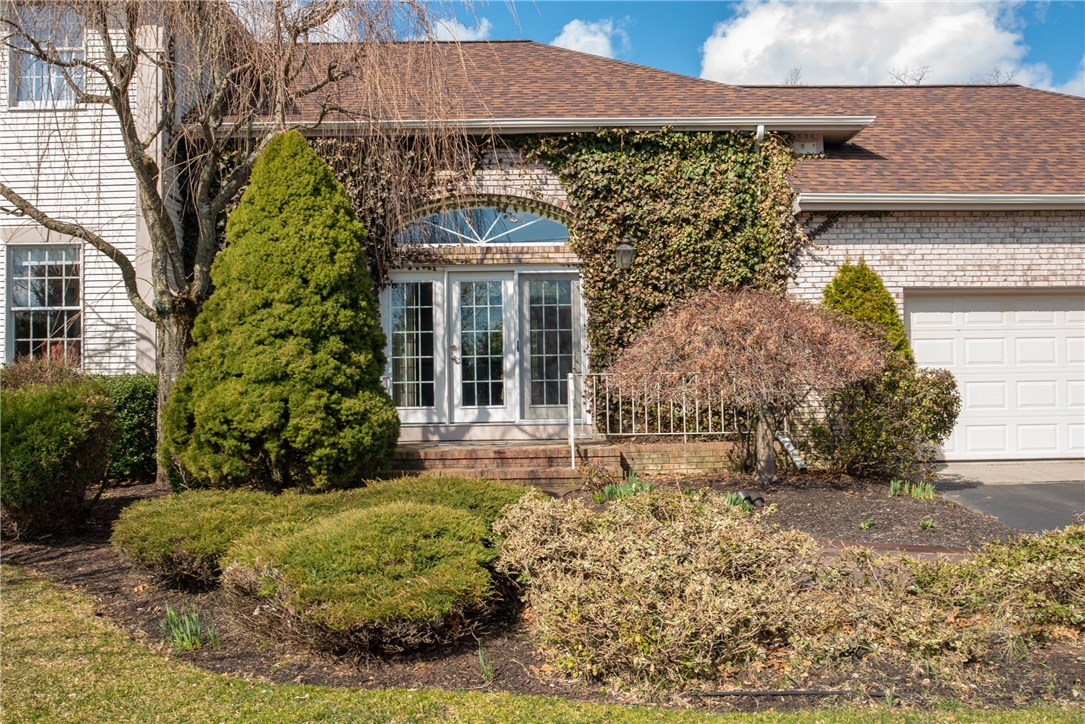 34 Phenix Ridge Drive Cranston, RI 02921 - Photo 2 of 26 Gallery Image 2