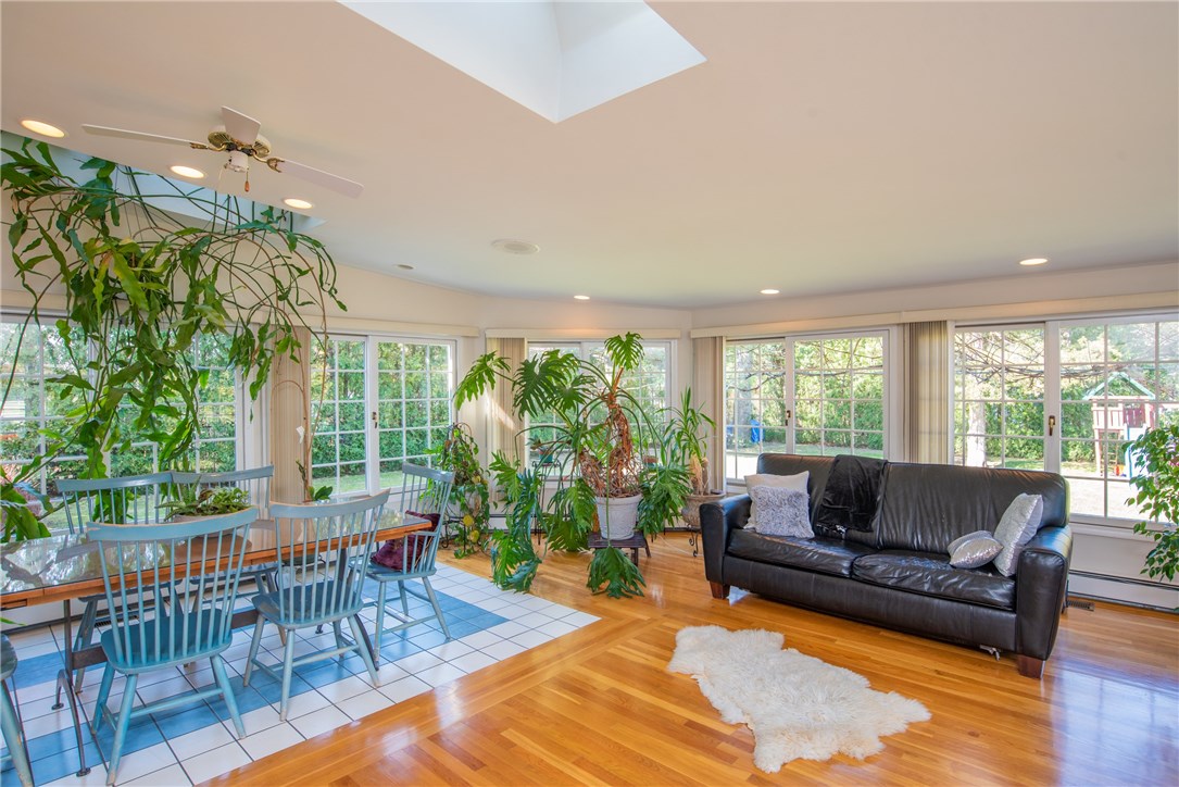 34 Phenix Ridge Drive Cranston, RI 02921 - Photo 6 of 26 Gallery Image 6