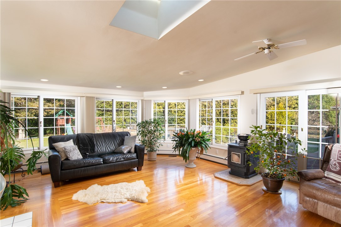34 Phenix Ridge Drive Cranston, RI 02921 - Photo 7 of 26 Gallery Image 7