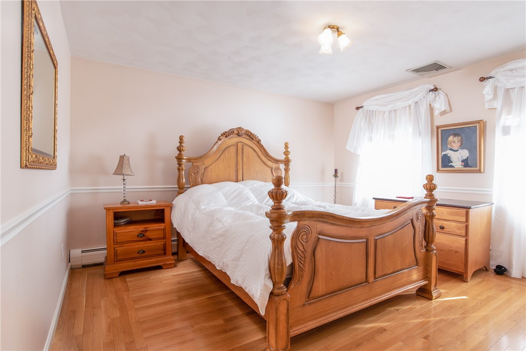 34 Phenix Ridge Drive Cranston, RI 02921 - Photo 9 of 26 Gallery Image 9
