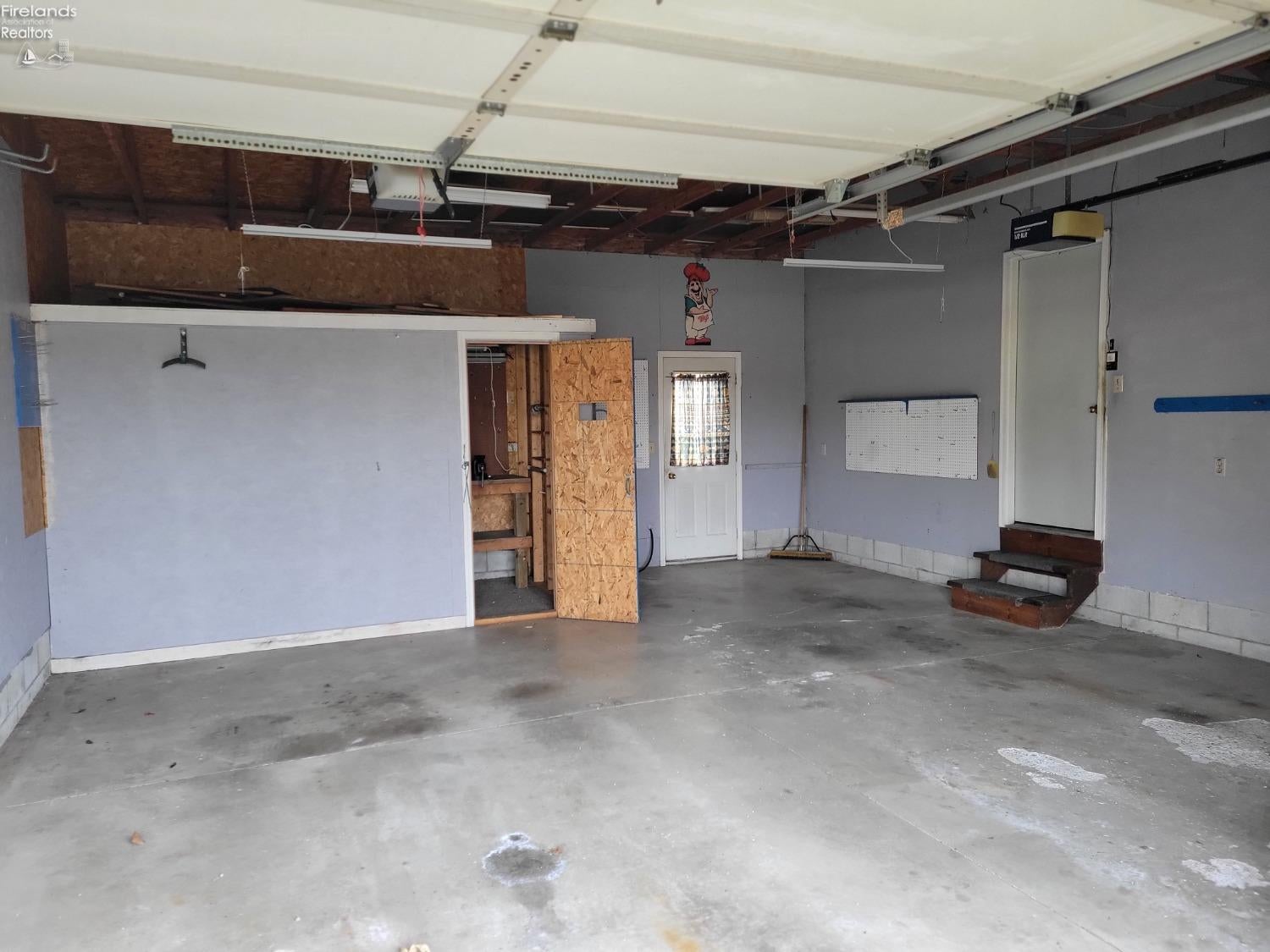 4401 Napoleon Road Fremont, OH 43420 - Photo 23 of 29 Gallery Image 23