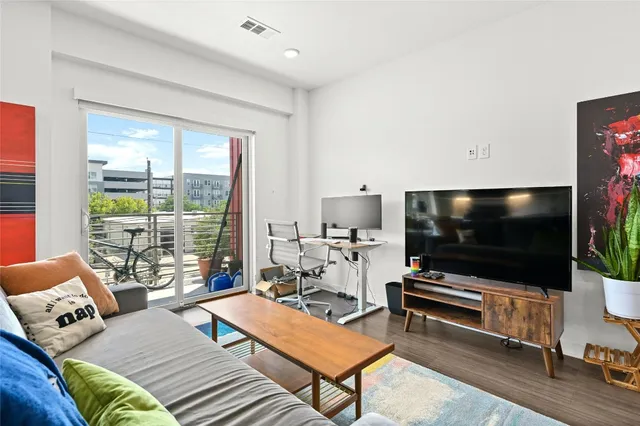 $1,500 | 4361 South Congress Avenue, Unit 228, Austin, TX 78745