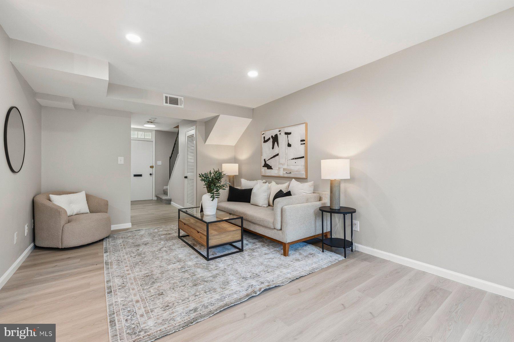1923 Lyttonsville Road, Unit 1923 Silver Spring, MD 20910 - Photo 4 of 52