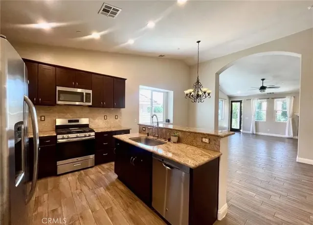 $499,000 | 13125 Yellowstone Avenue, Victorville, CA 92395