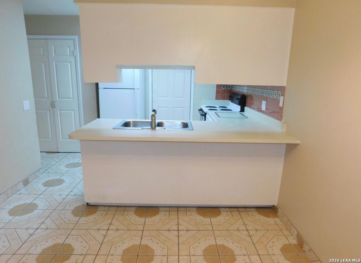 5359 Fredericksburg Road, Unit 302 San Antonio, TX 78229 - Photo 11 of 16
