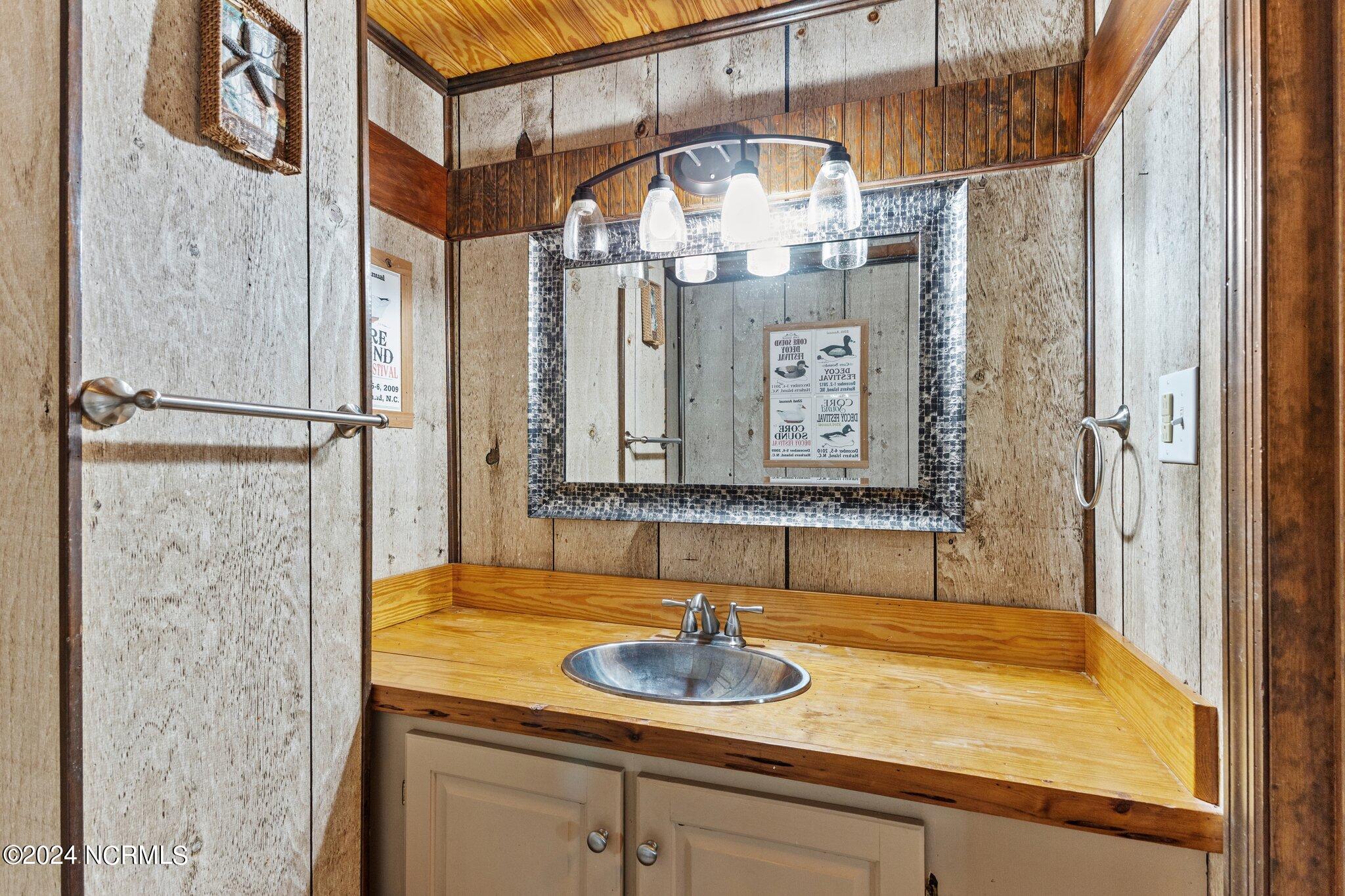 109 Corbett Davis Road Davis, NC 28524 - Photo 20 of 51 1S3A6015