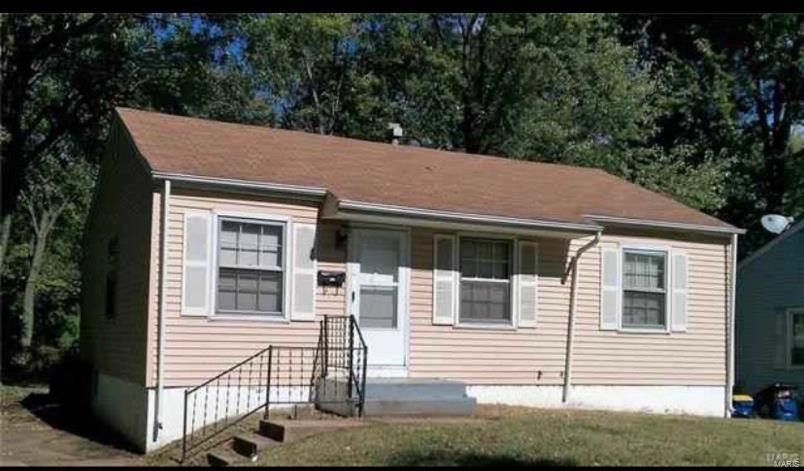 417 Caithness Road St. Louis, MO 63137 - Photo 1 of 3