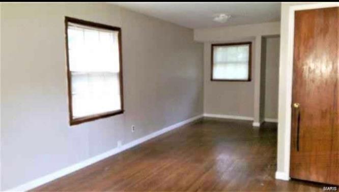 417 Caithness Road St. Louis, MO 63137 - Photo 2 of 3