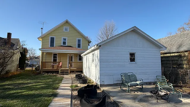 $99,000 | 406 South Genesee Street, Morrison, IL 61270