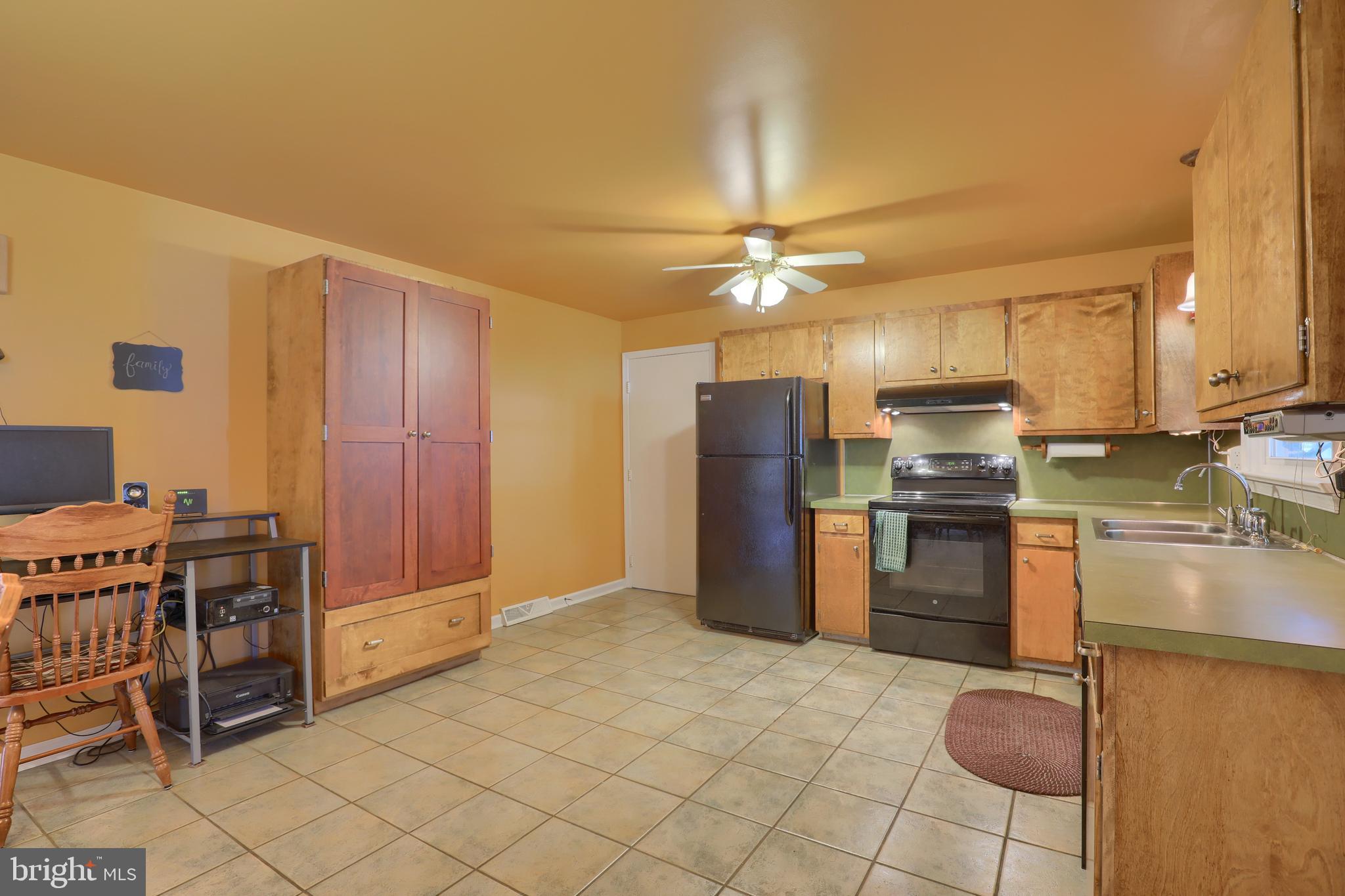 812 Snyder Hill Road Lititz, PA 17543 - Photo 12 of 35