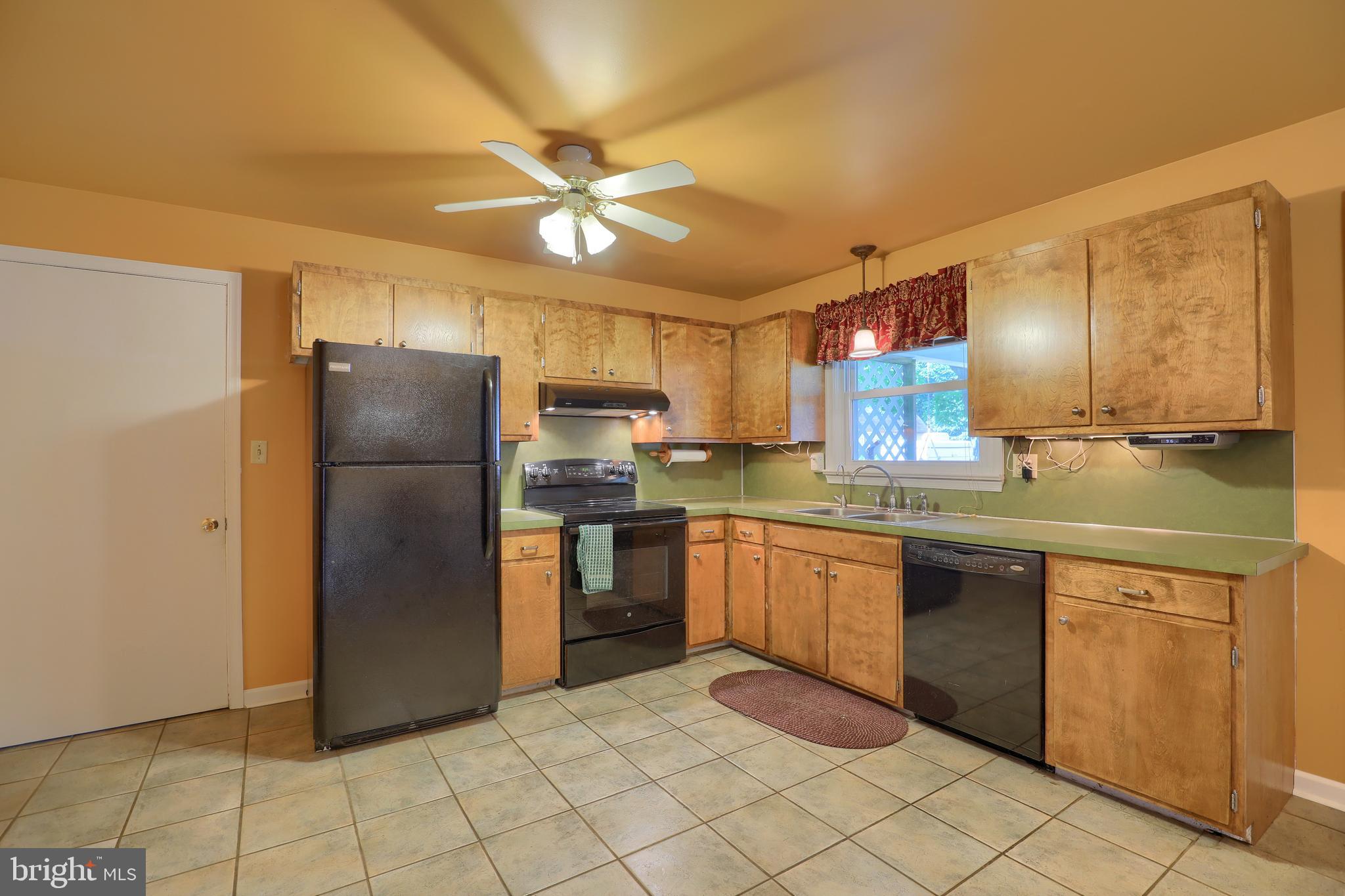 812 Snyder Hill Road Lititz, PA 17543 - Photo 13 of 35