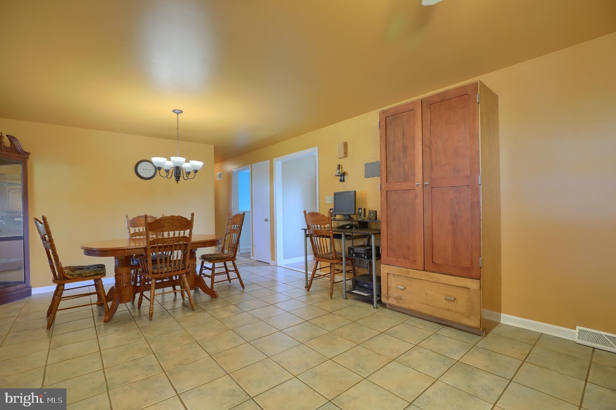 812 Snyder Hill Road Lititz, PA 17543 - Photo 10 of 35