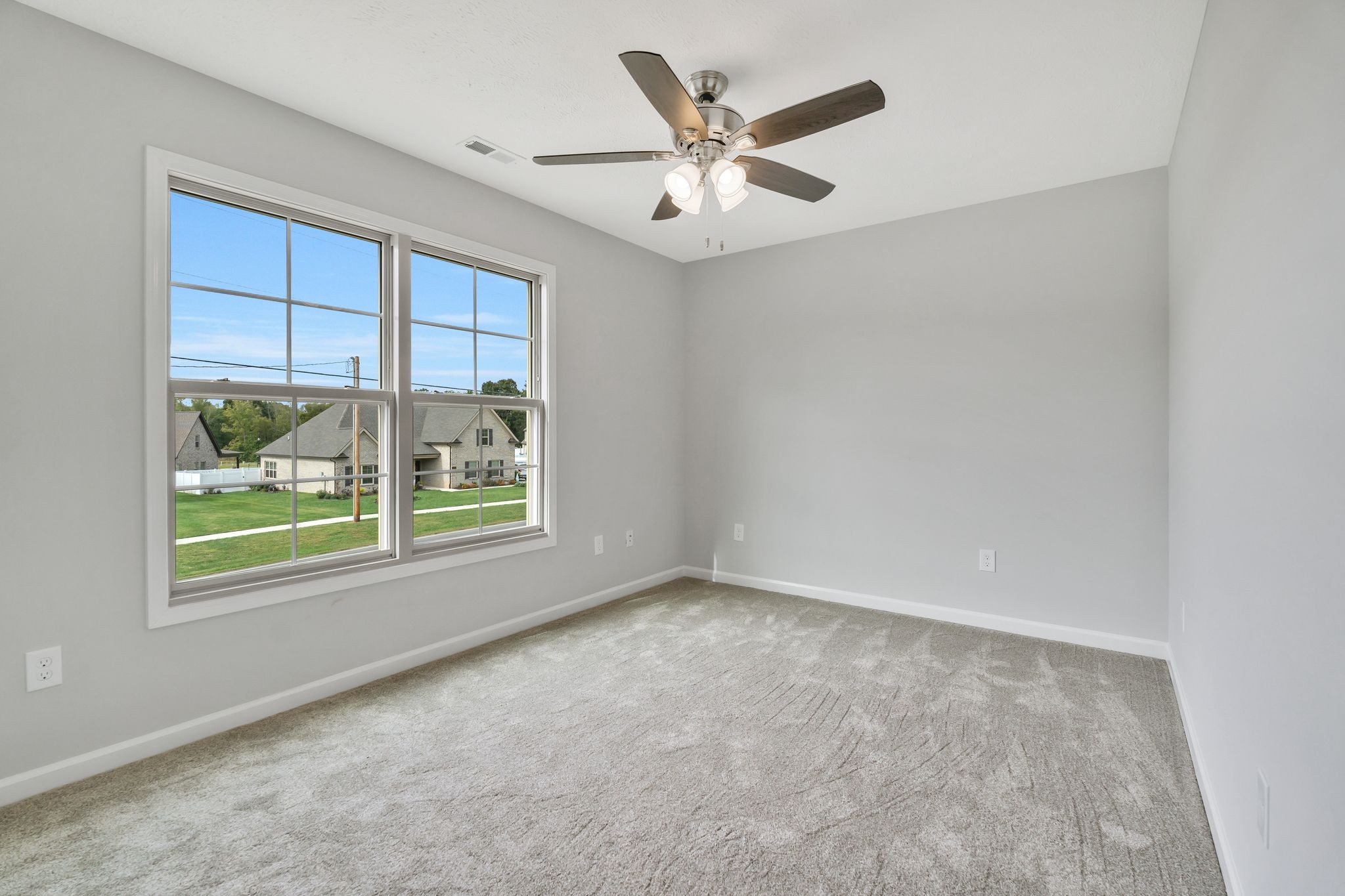 383 Doak Road, Unit 40 Manchester, TN 37355 - Photo 21 of 32 an empty room with a window