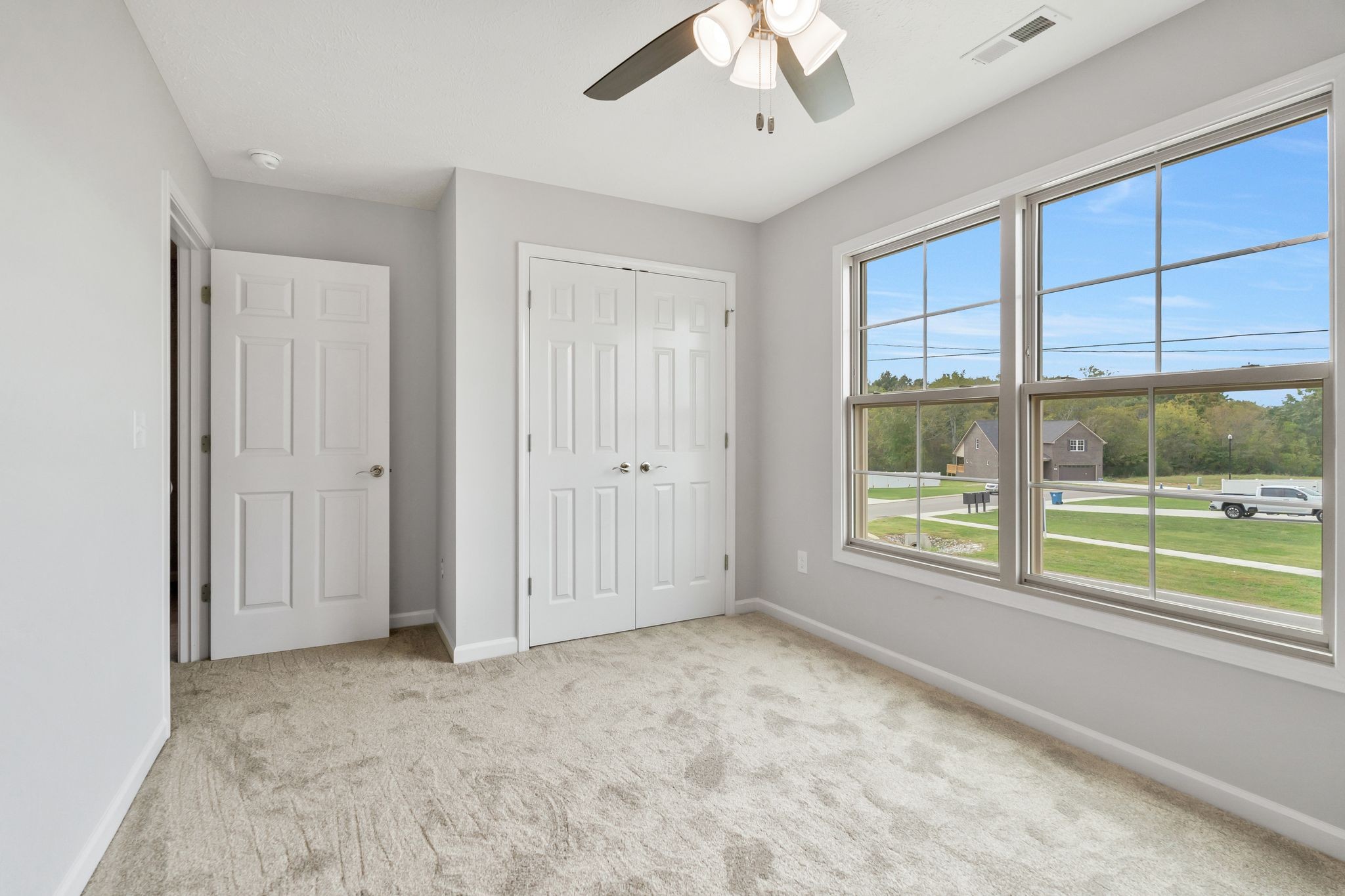 383 Doak Road, Unit 40 Manchester, TN 37355 - Photo 22 of 32 a view of an empty room with a window