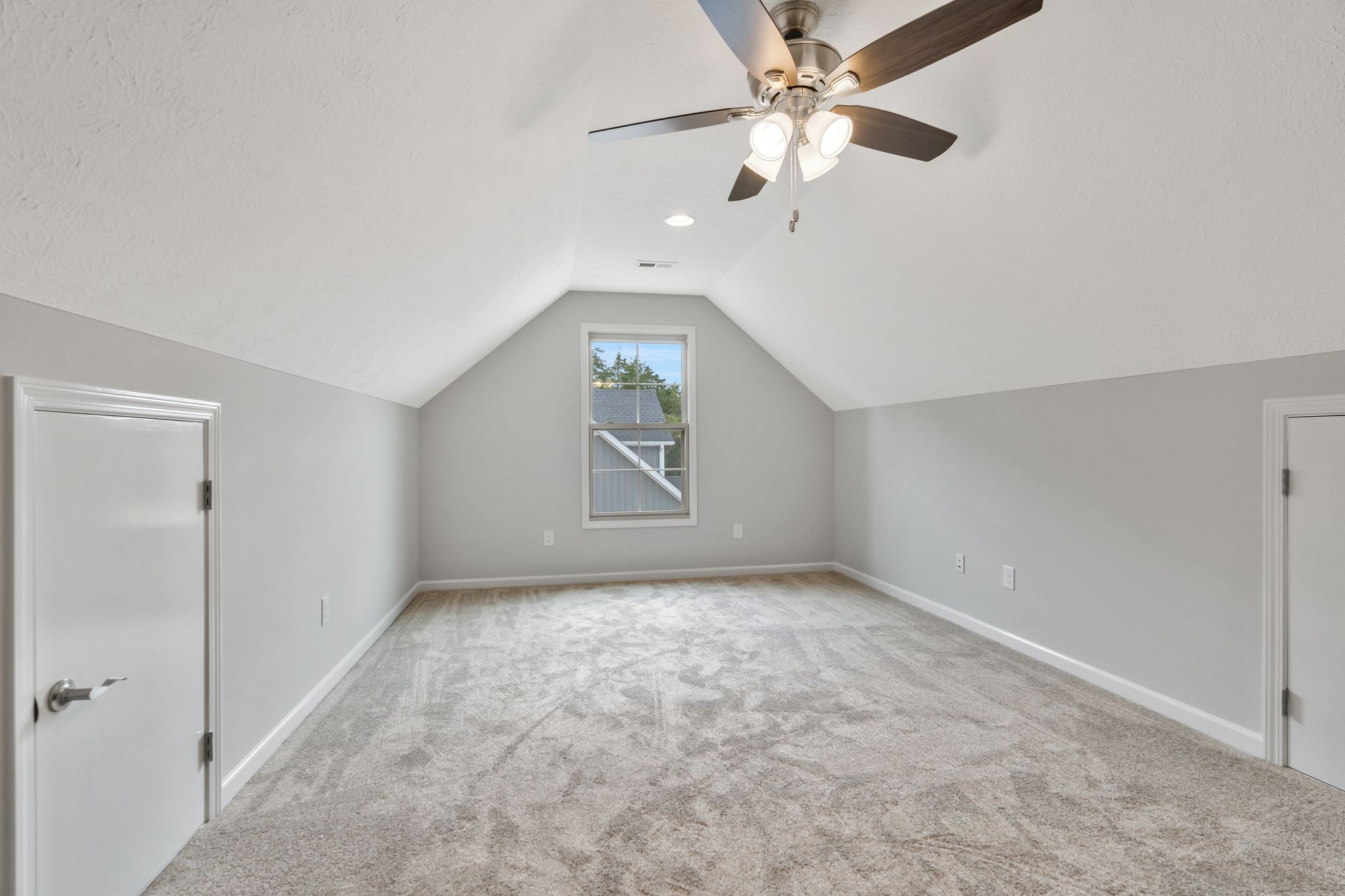 383 Doak Road, Unit 40 Manchester, TN 37355 - Photo 25 of 32 a view of an empty room with a window