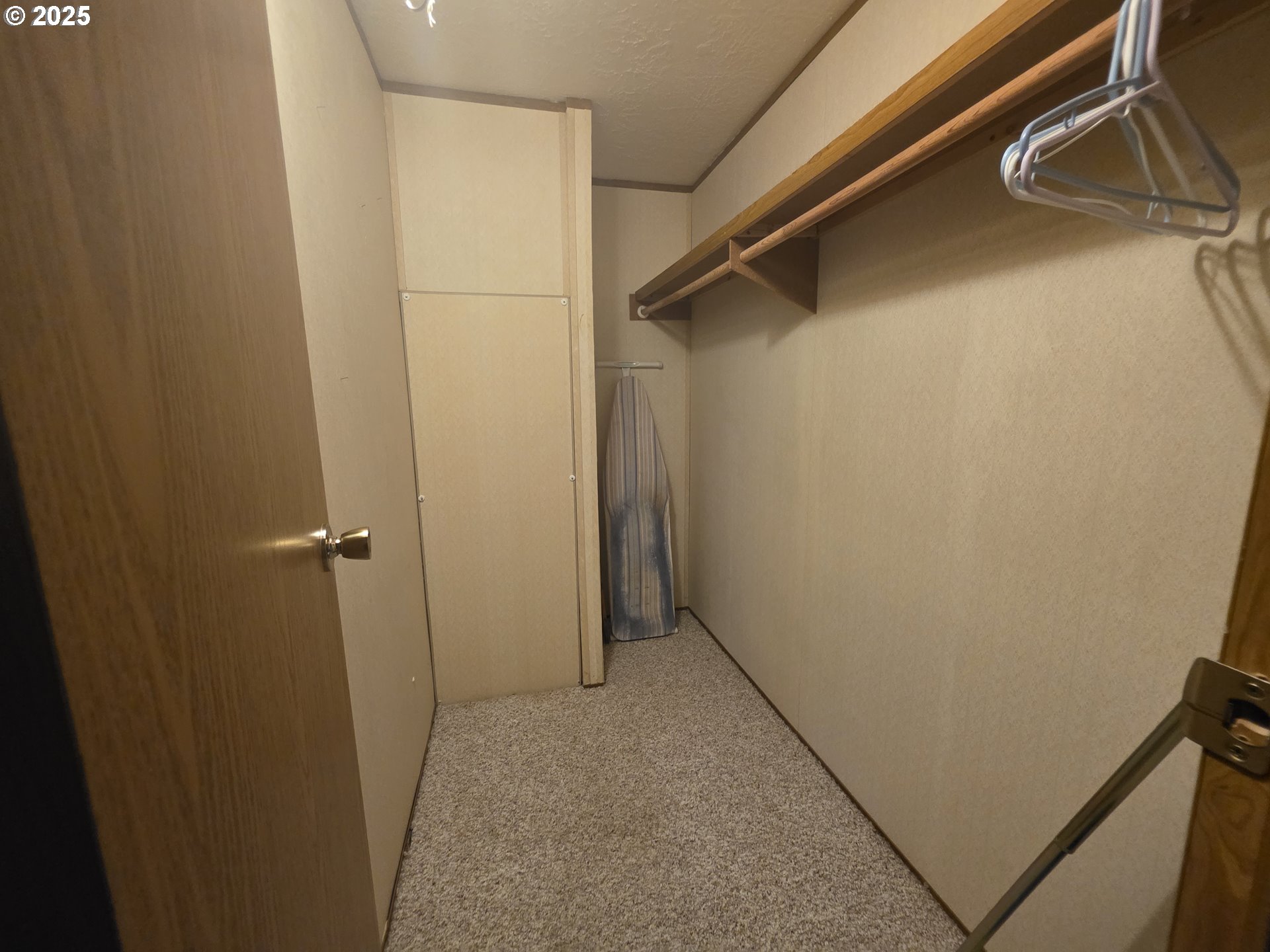 1506 Pioneer Circle Forest Grove, OR 97116 - Photo 19 of 28 a view of walk in closet