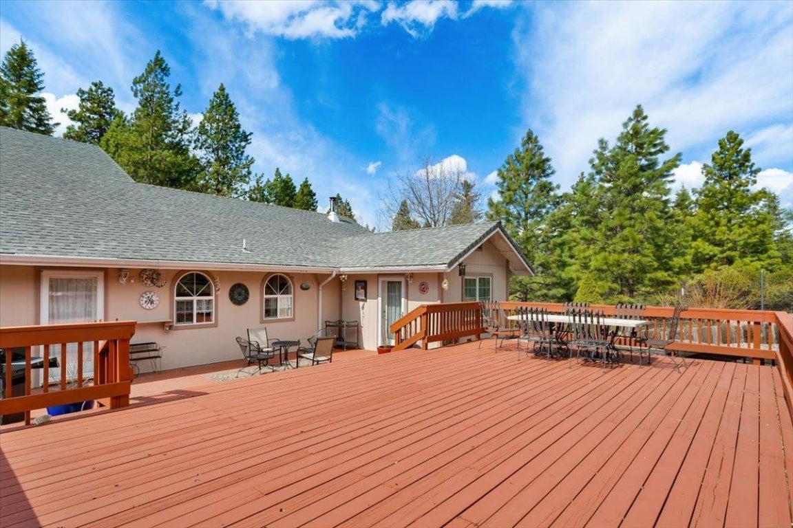 4900 North Old Stage Road Mount Shasta, CA 96067 - Photo 27 of 32 Gallery Image 27