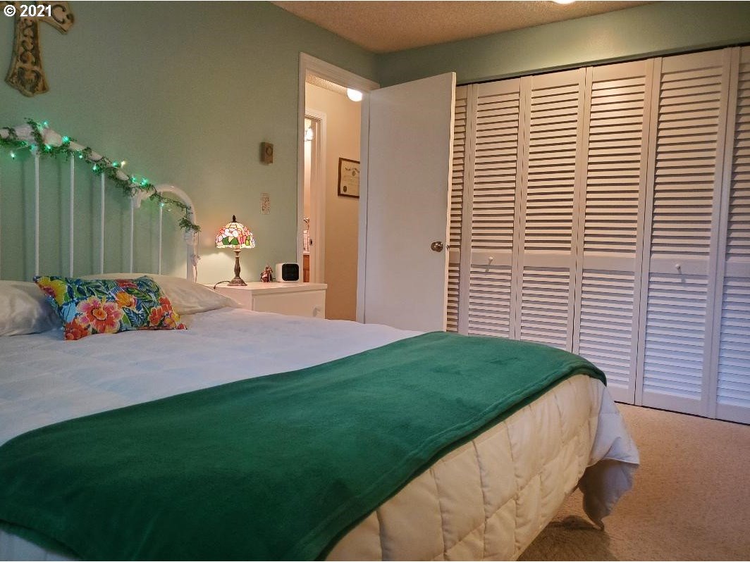 335 67th Street Springfield, OR 97478 - Photo 13 of 21