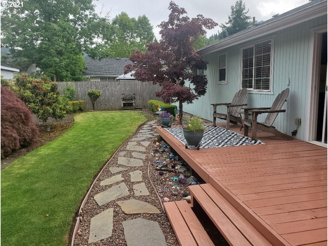 335 67th Street Springfield, OR 97478 - Photo 17 of 21