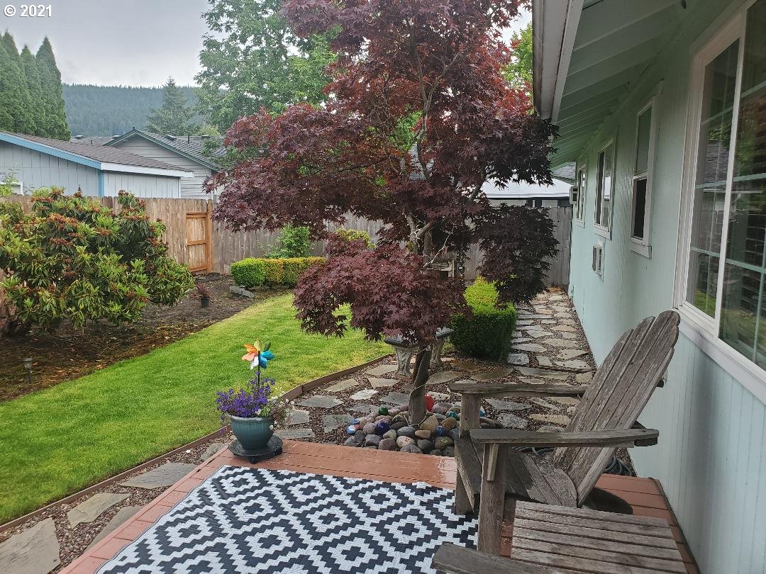 335 67th Street Springfield, OR 97478 - Photo 18 of 21