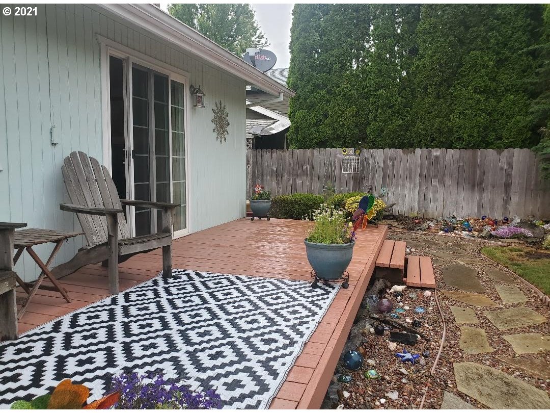 335 67th Street Springfield, OR 97478 - Photo 19 of 21
