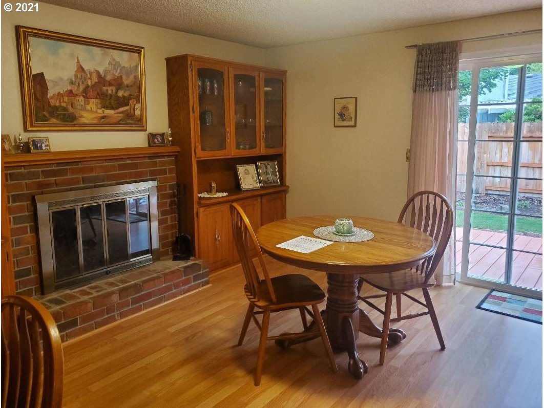 335 67th Street Springfield, OR 97478 - Photo 5 of 21