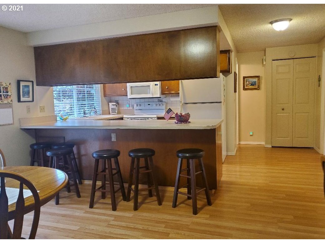335 67th Street Springfield, OR 97478 - Photo 7 of 21