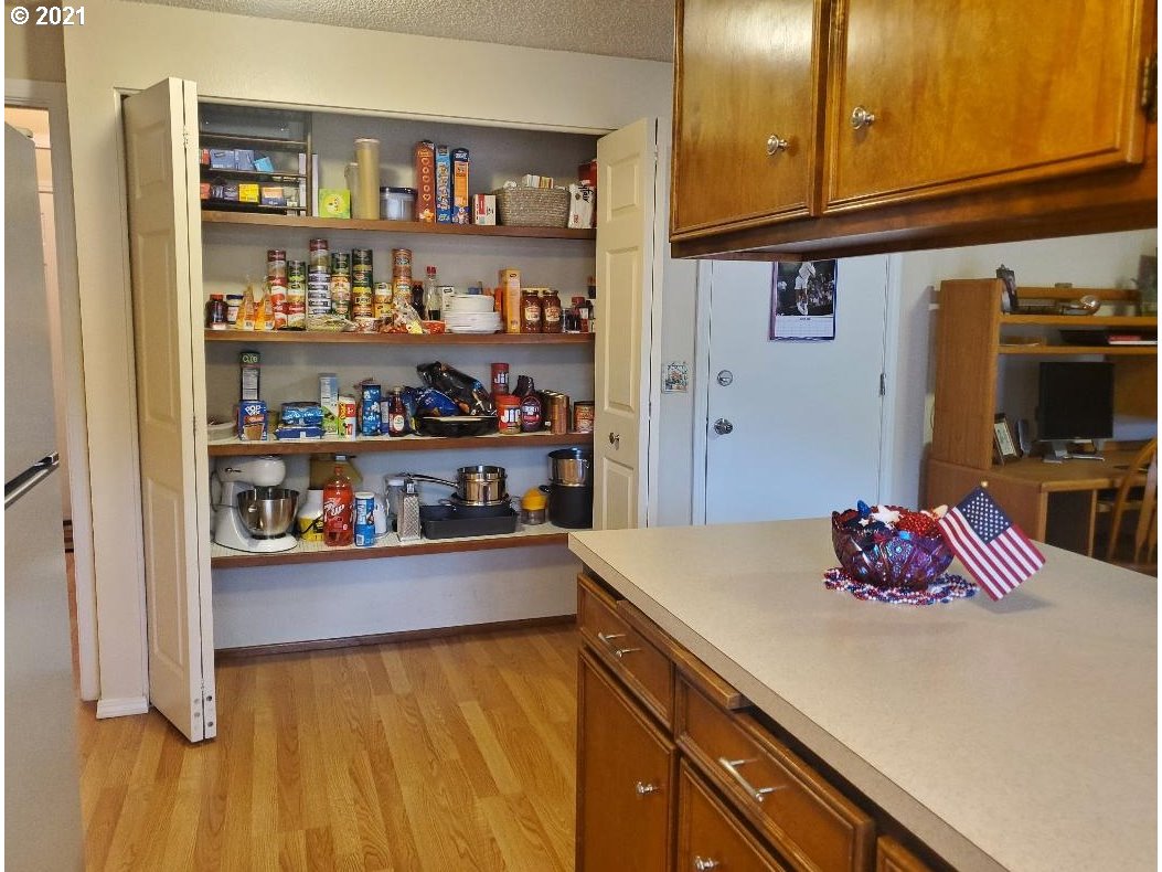 335 67th Street Springfield, OR 97478 - Photo 8 of 21