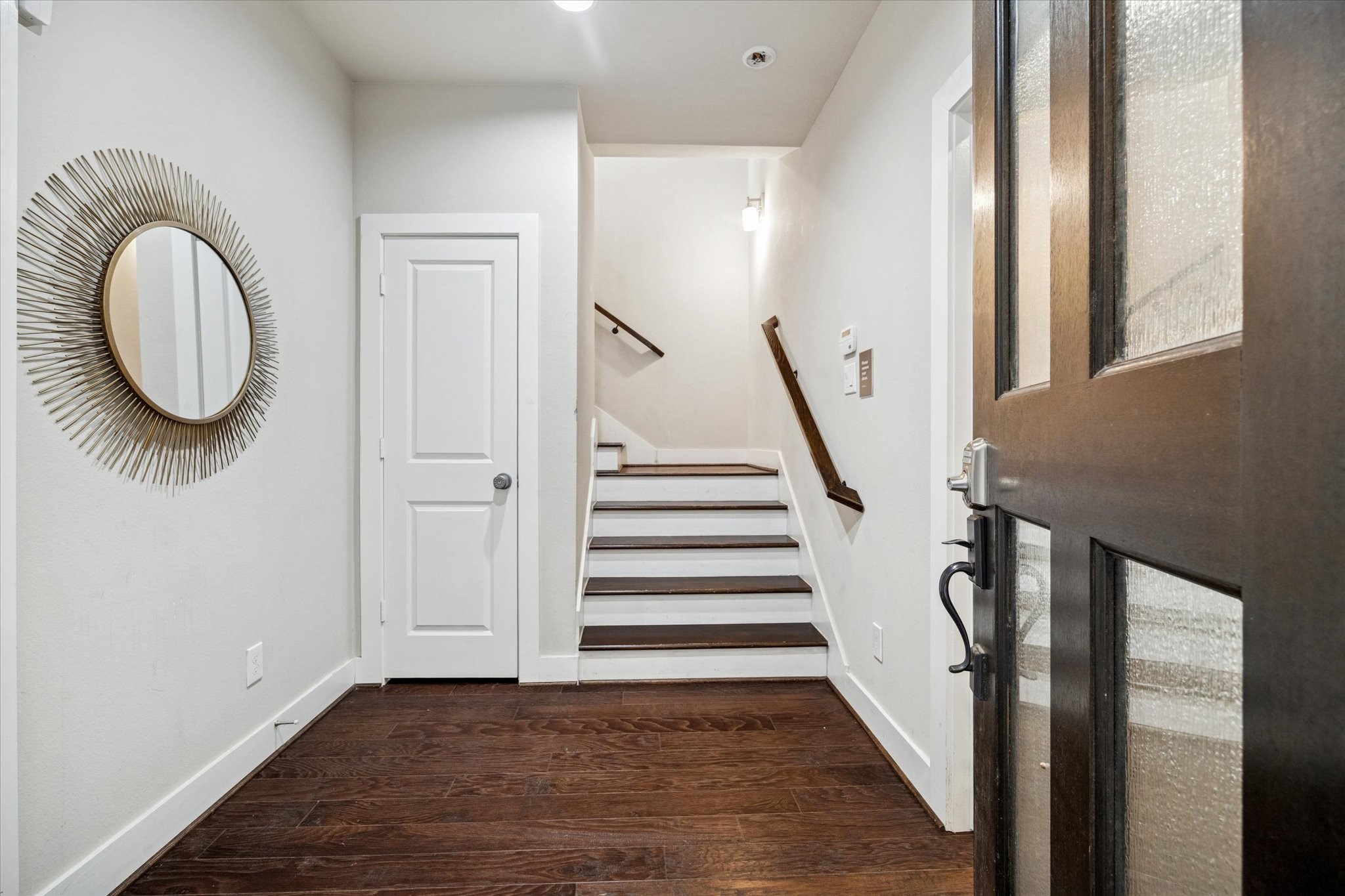 4417 Eli Street Houston, TX 77007 - Photo 4 of 24 The first-floor bedroom is off this welcoming entryway.