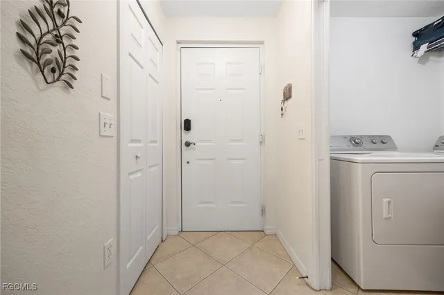 $227,400 | 12505 McGregor Boulevard, Unit 206, Fort Myers, FL 33919