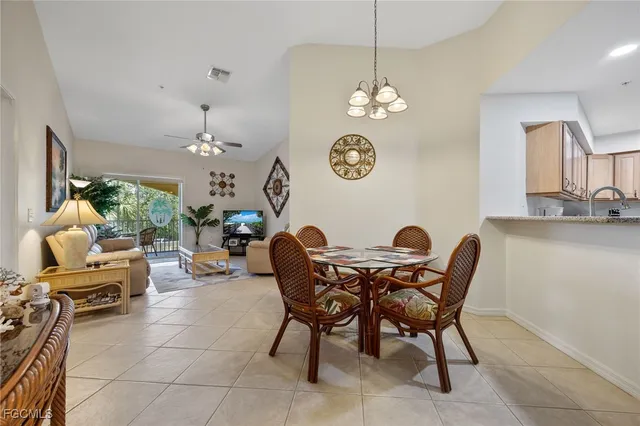 $227,400 | 12505 McGregor Boulevard, Unit 206, Fort Myers, FL 33919