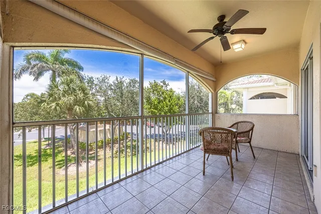 $227,400 | 12505 McGregor Boulevard, Unit 206, Fort Myers, FL 33919