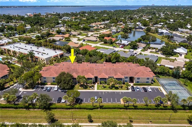 $227,400 | 12505 McGregor Boulevard, Unit 206, Fort Myers, FL 33919