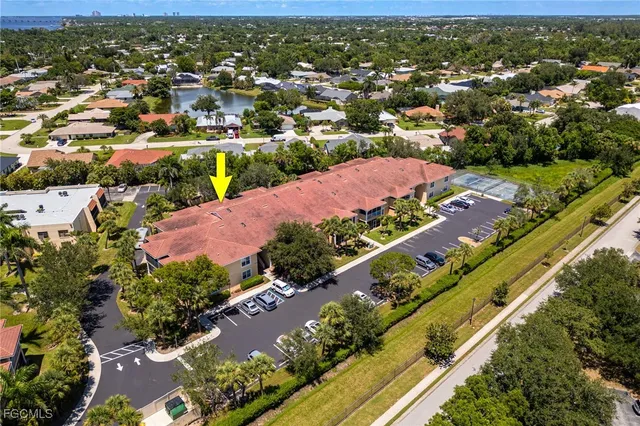$227,400 | 12505 McGregor Boulevard, Unit 206, Fort Myers, FL 33919