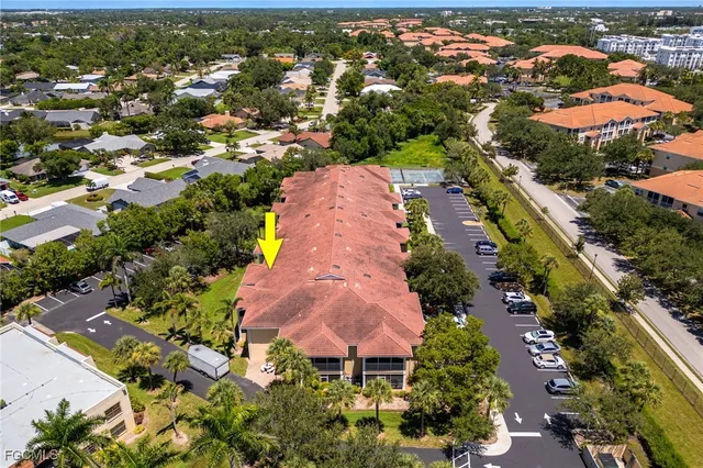 $227,400 | 12505 McGregor Boulevard, Unit 206, Fort Myers, FL 33919