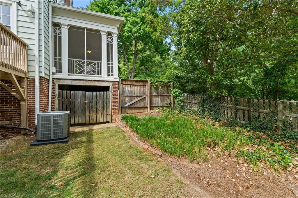 405 Edgedale Drive High Point, NC 27262 - Photo 36 of 38