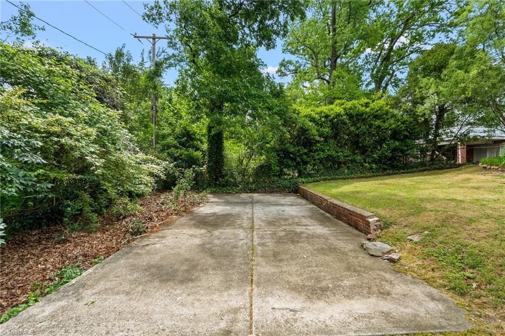 405 Edgedale Drive High Point, NC 27262 - Photo 37 of 38
