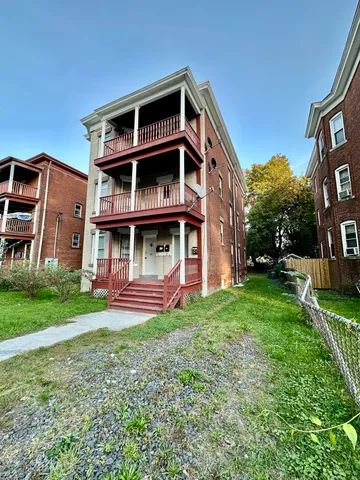 $1,400 | 54 Cabot Street, Hartford, CT 06112